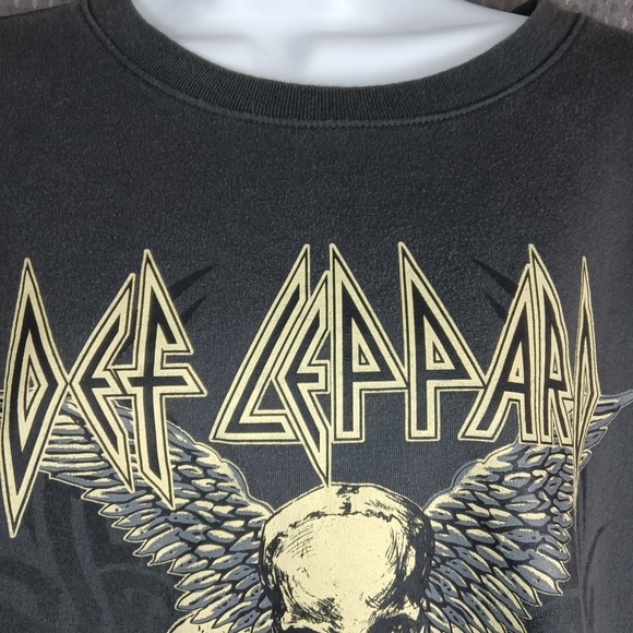 Def Leppard Skull Wings Graphic Sweatshirt Mens XXL 60% Cotton 40% Recycle Poly - Picture 6 of 12
